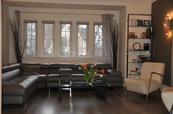 Toronto C11, ON M4W 2E7,6 Douglas CRES N