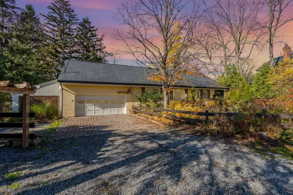 17 Rouge River CIR, Markham, ON L6B 1A8