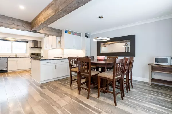 Barrie, ON L4N 4N1,64 Heather ST