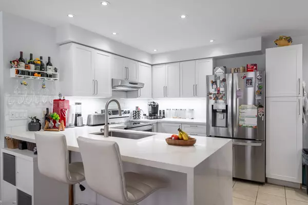 760 Lawrence AVE W #TH 221, Toronto W04, ON M6A 1B8