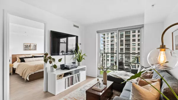 Toronto W02, ON M6H 0C2,1420 Dupont ST #1301