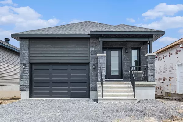 1227 MONTBLANC CRES #A, Russell, ON K0A 1W0