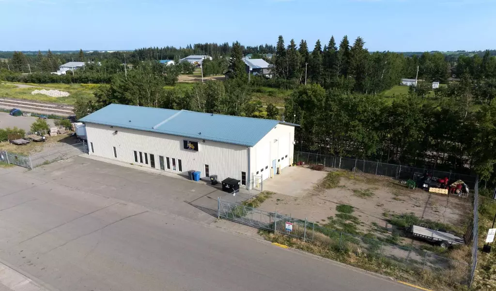 4911 50 Avenue, Eckville, AB T0M 0X0