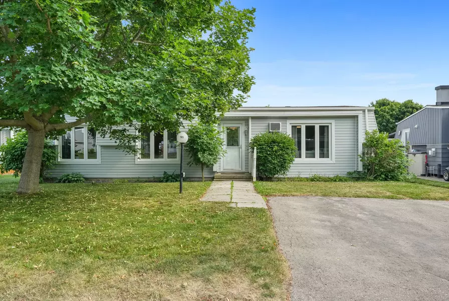 185 Wilmot TRL, Clarington, ON L1B 1B9
