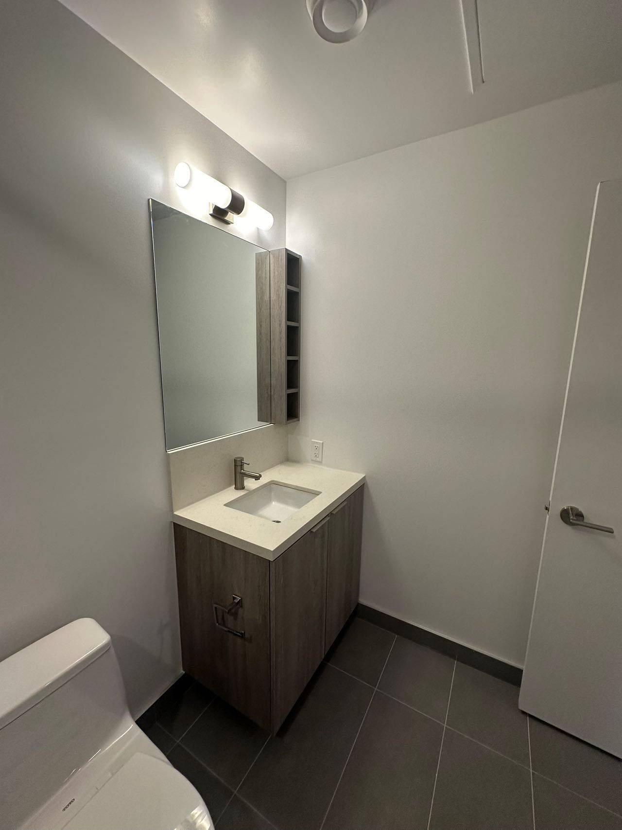 Toronto C03, ON M5P 0A6,2020 Bathurst ST #1122