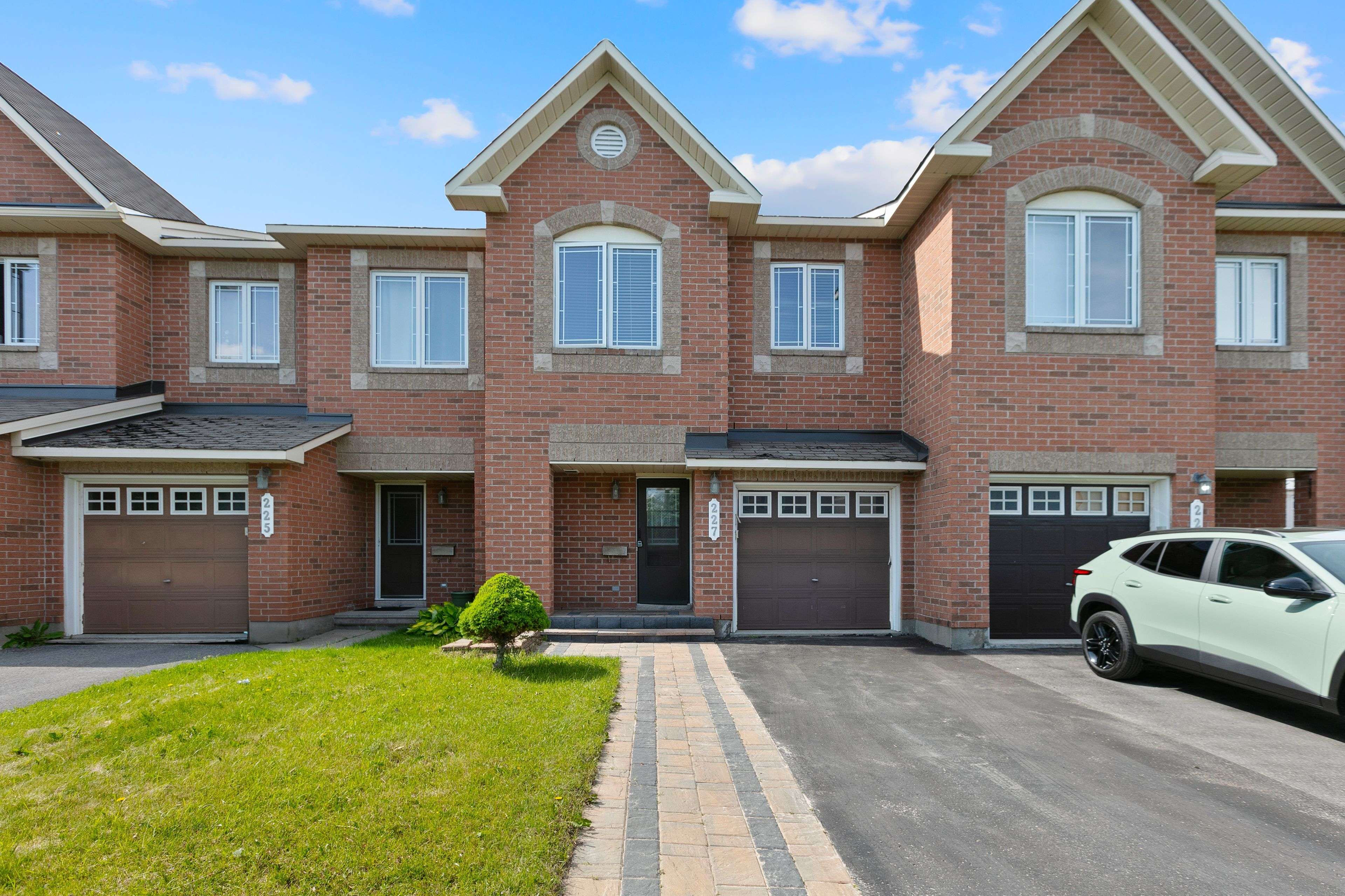 227 Monaco PL, Orleans - Cumberland And Area, ON K4A 0G8