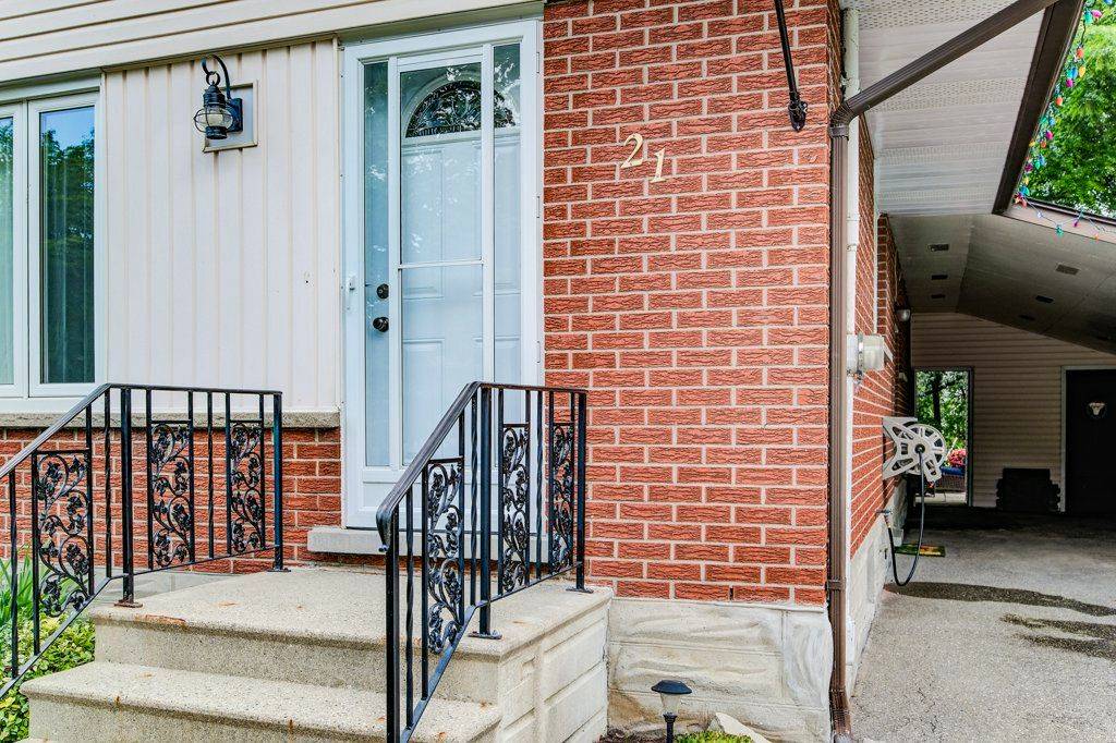 Kitchener, ON N2M 4S1,21 Ruskview RD