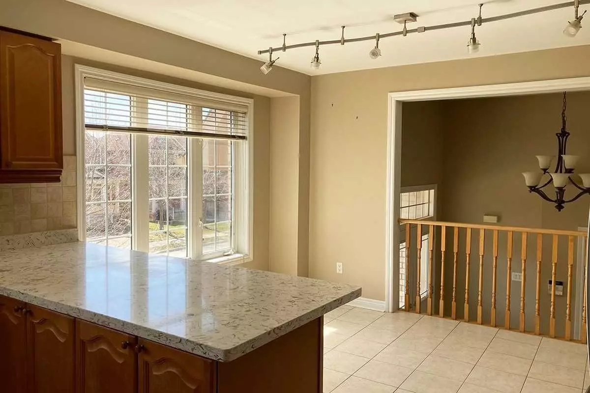 Newmarket, ON L3X 3B8,122 Alfred Smith WAY