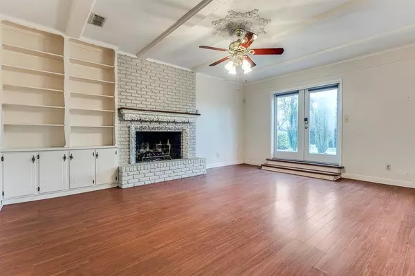 Arlington, TX 76012,2617 Pin Oak Lane