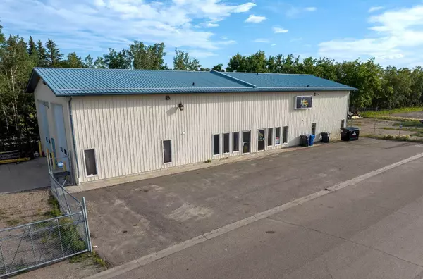 4907 50 Avenue, Eckville, AB T0M 0X0