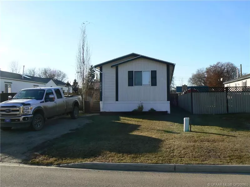 5826 49 ST, High Prairie, AB T0G 1E0