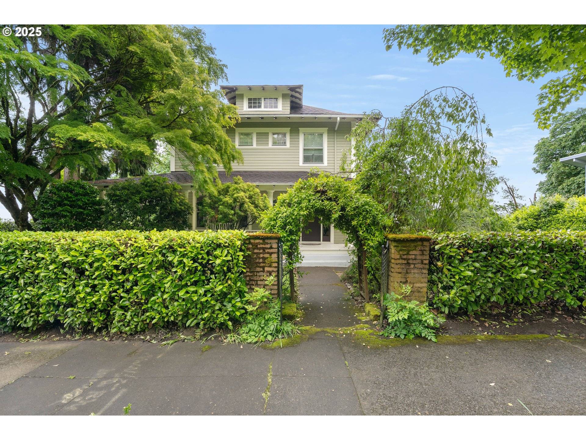 3906 S KELLY AVE, Portland, OR 97239