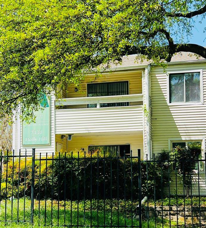 Dallas, TX 75231,7431 Holly Hill Drive #202