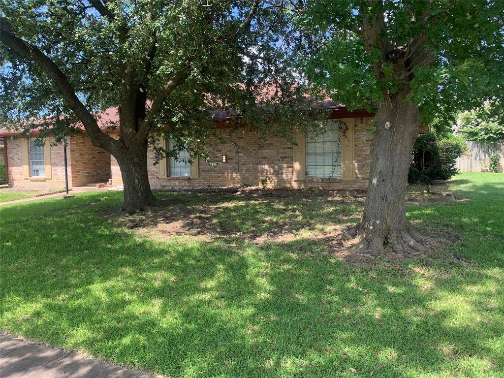 1726 Crescent Drive, Sherman, TX 75092