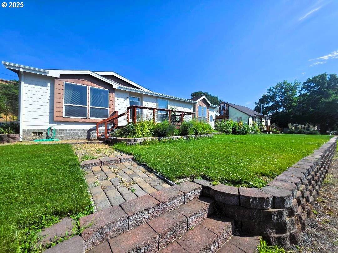 Maupin, OR 97037,624 DUFUR AVE