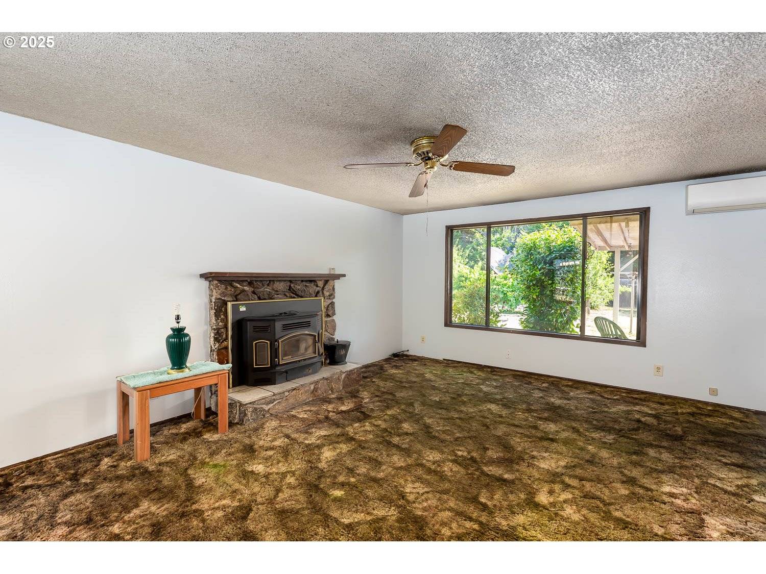 Oakridge, OR 97463,47711 COMMERCIAL ST