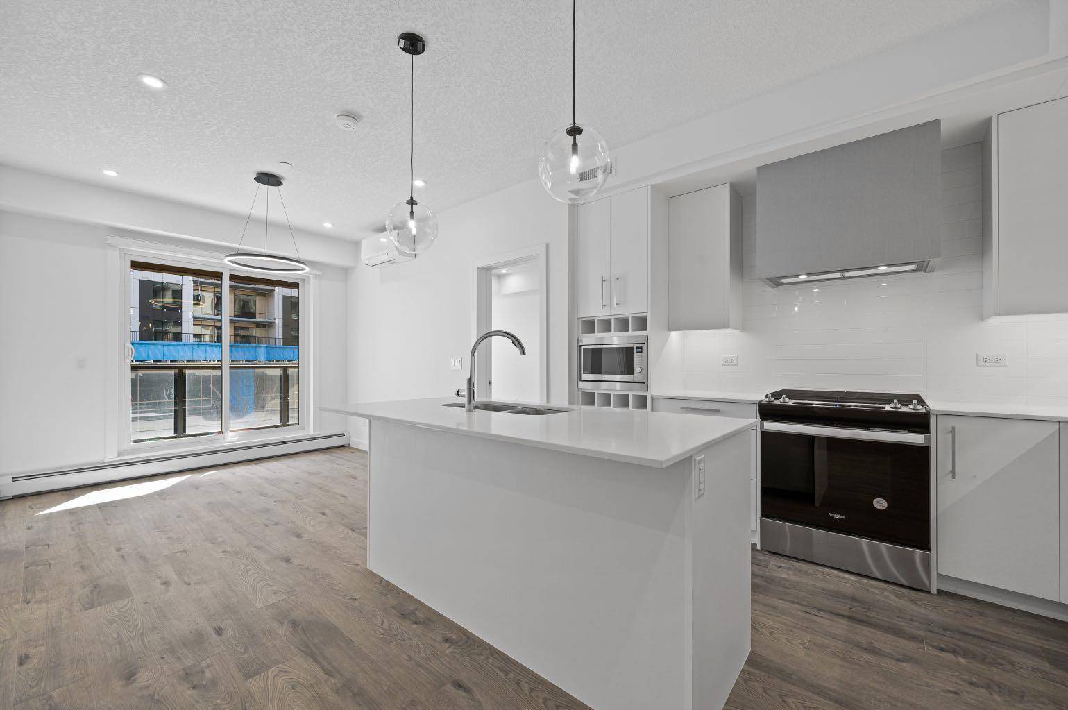 Calgary, AB T3H 6L3,8370 Broadcast AVE Southwest #204