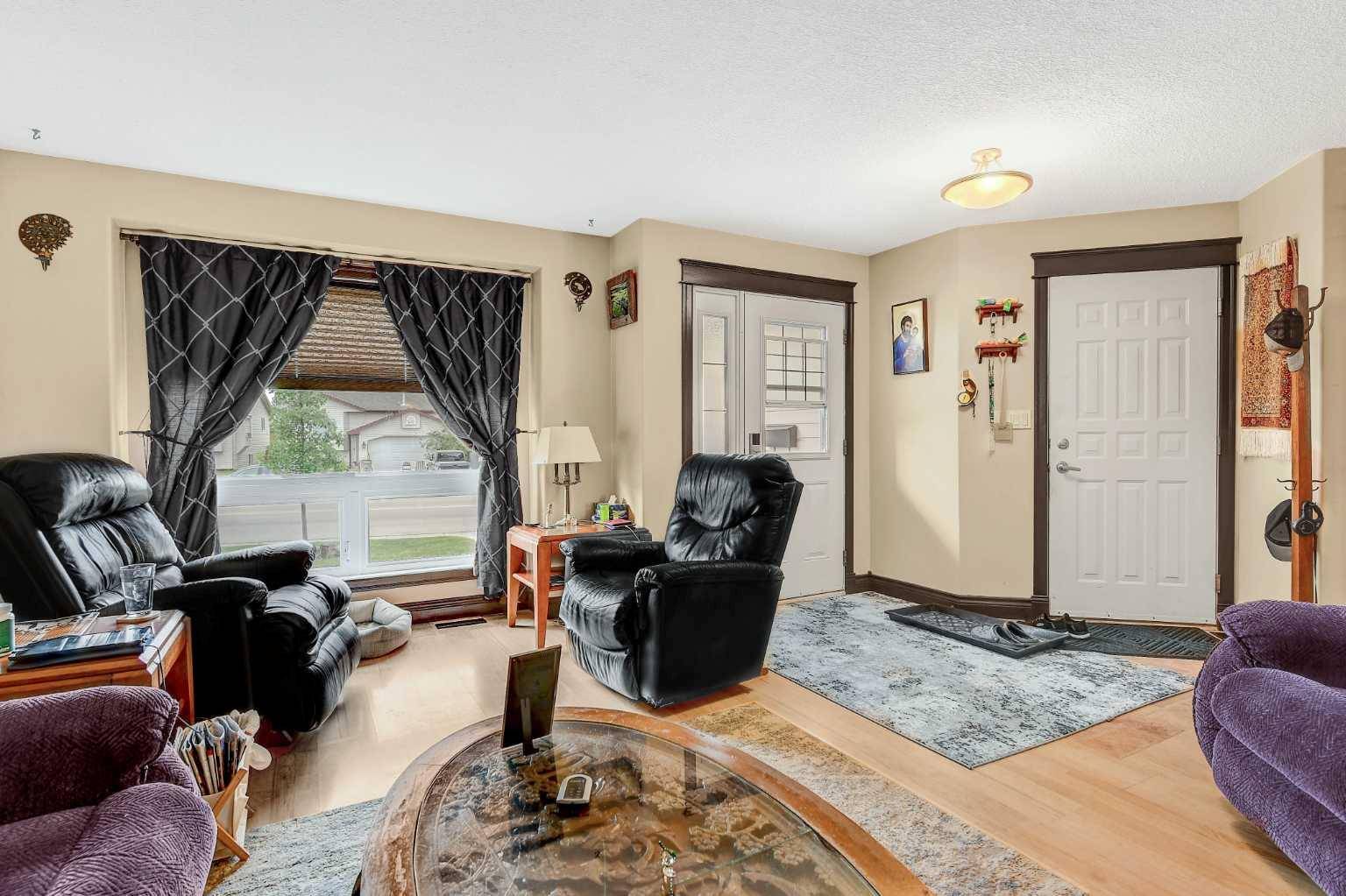 Grande Prairie, AB T8V 7N2,12109 105 ST