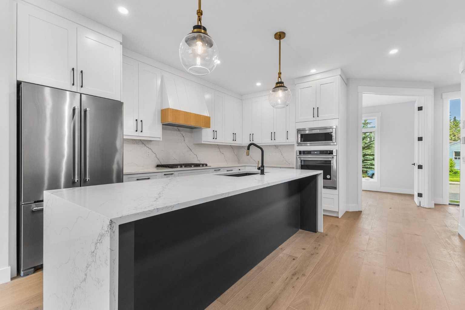 Calgary, AB T2M 0W8,1526 & 1528 18 AVE Northwest