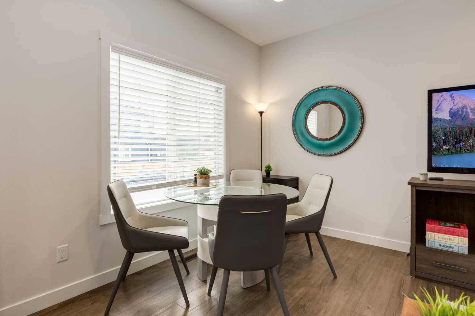Airdrie, AB T4B 5G4,833 Bayview CV SW