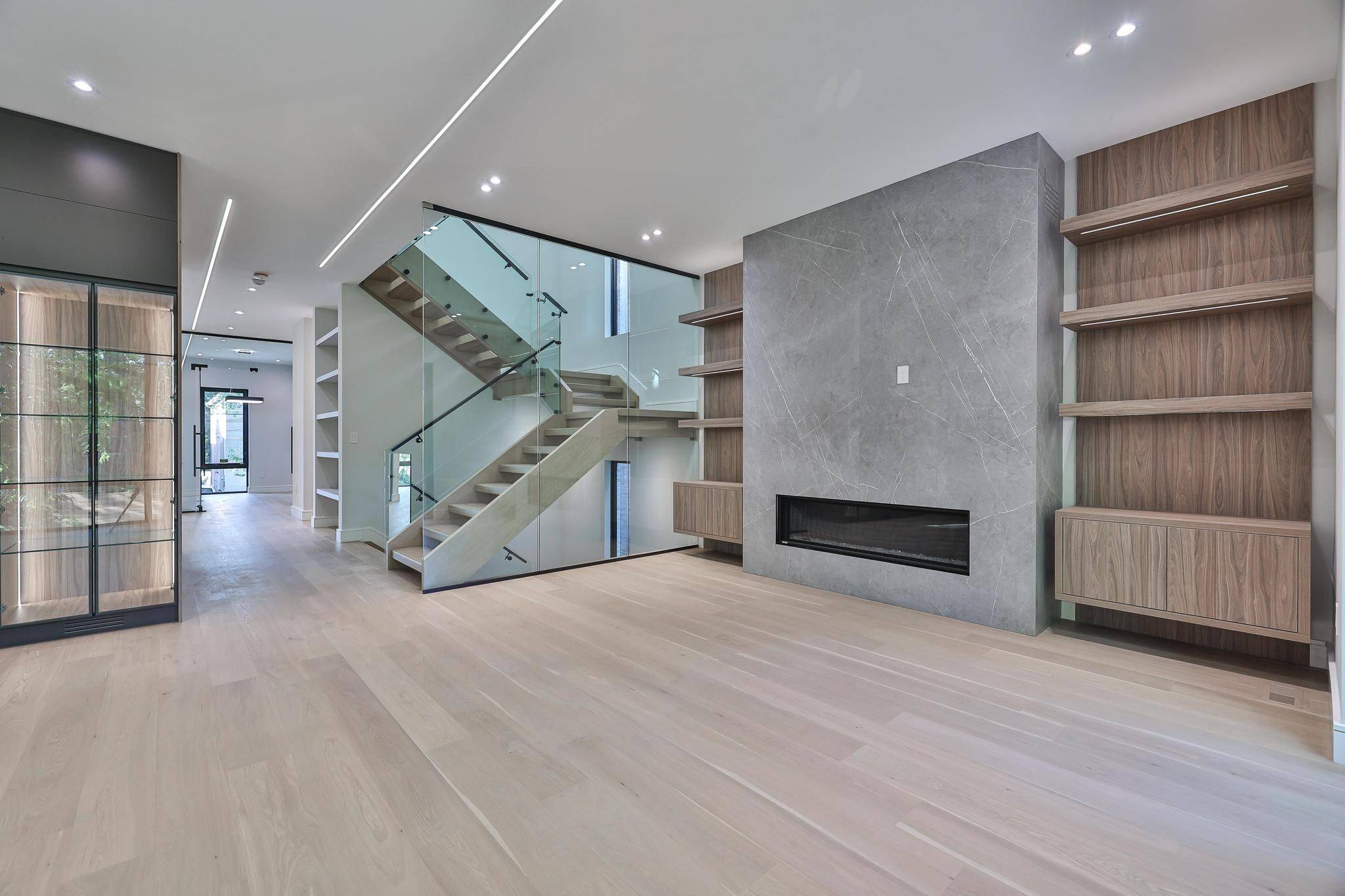 Toronto C04, ON M5M 1M2,741 Woburn AVE