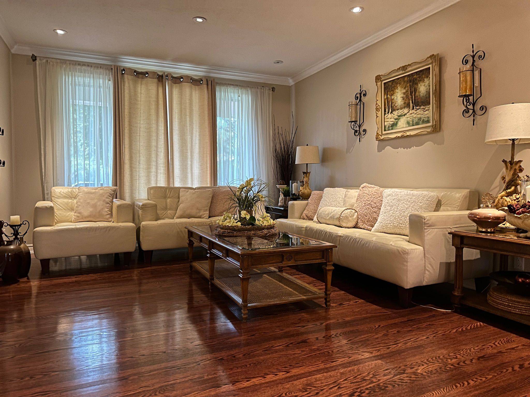 Toronto C15, ON M2J 2Z9,9 Waddington CRES