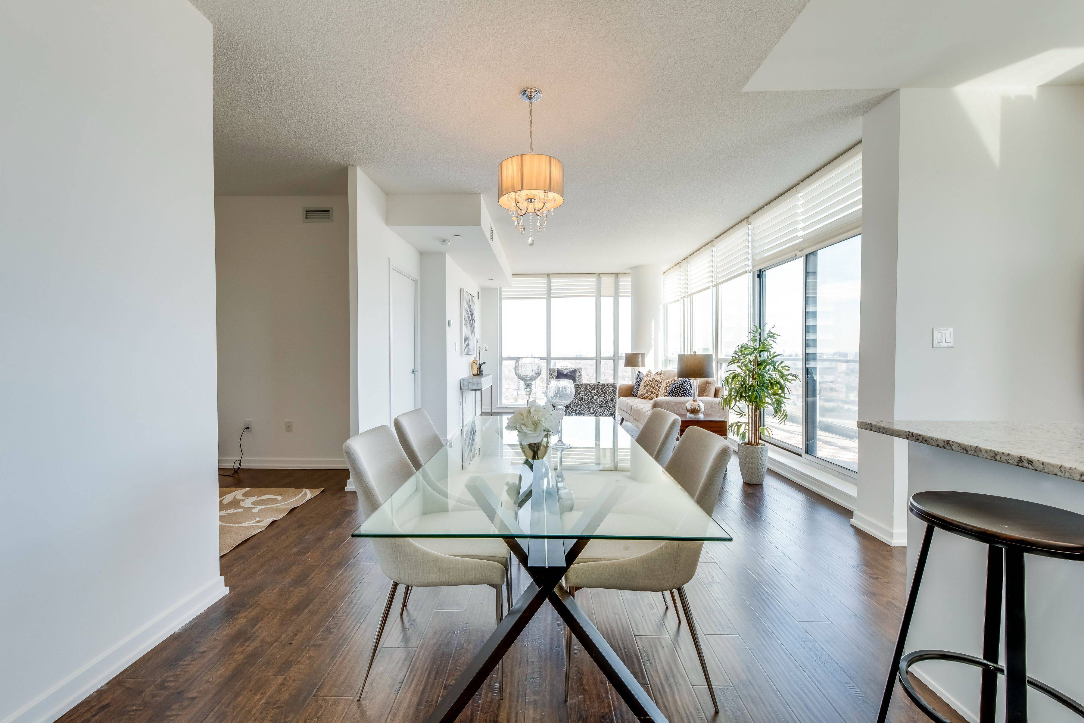 Toronto C15, ON M2J 0B6,62 Forest Manor RD #2502