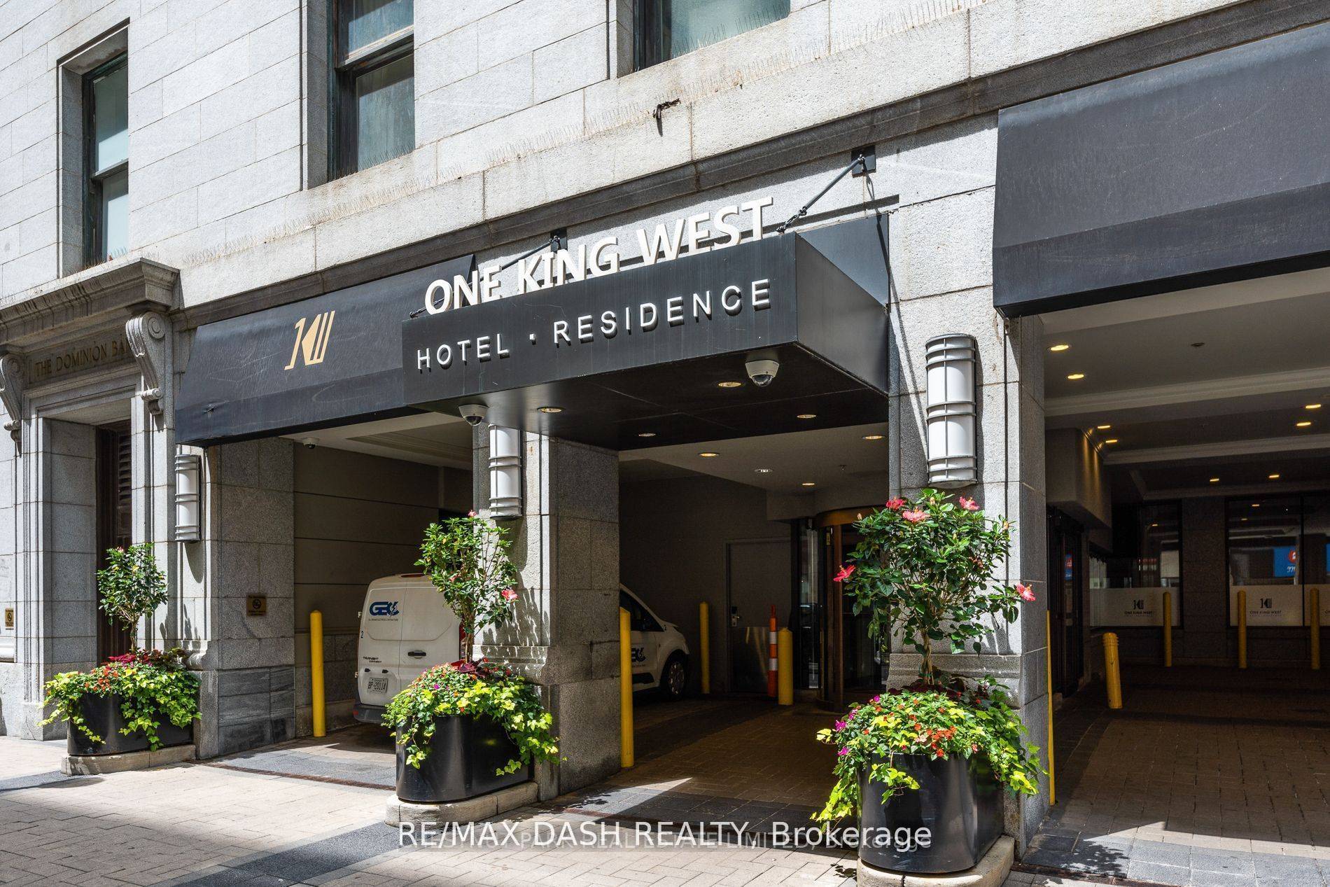 Toronto C01, ON M5H 1A2,1 King ST W #2904