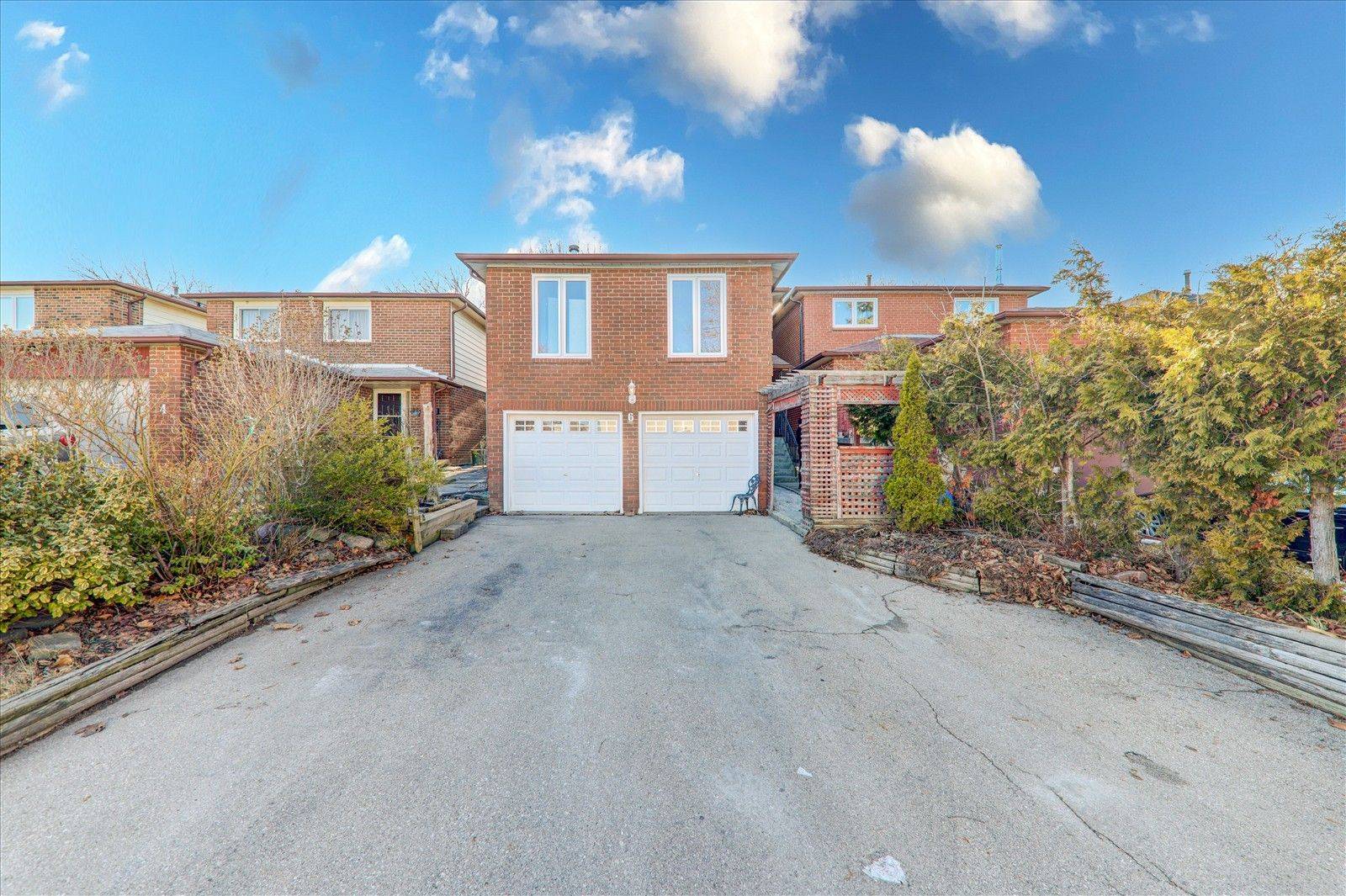 Toronto E08, ON M1M 3N1,6 Rockwood DR