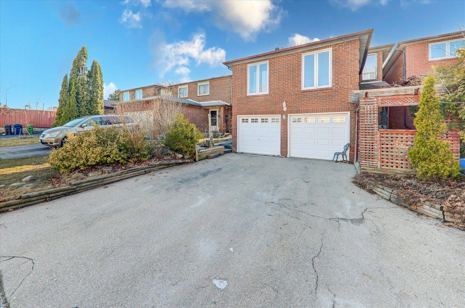 Toronto E08, ON M1M 3N1,6 Rockwood DR