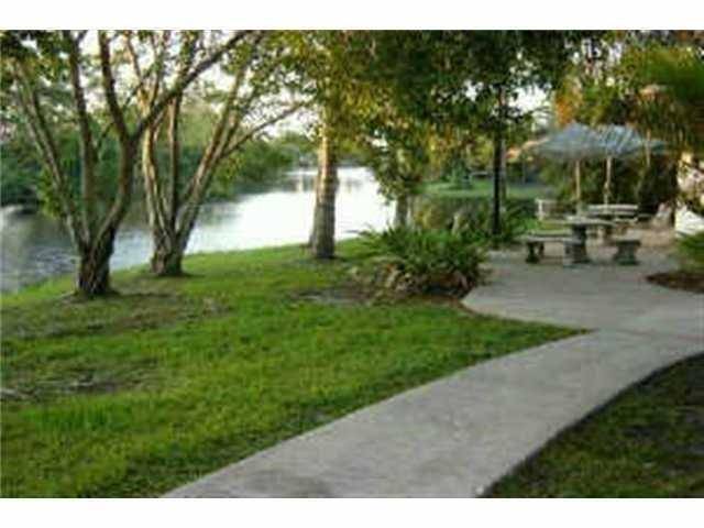 Plantation, FL 33324,1021 Mockingbird Ln #204