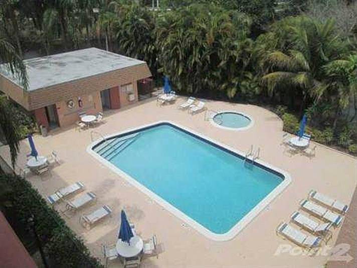Plantation, FL 33324,1021 Mockingbird Ln #204