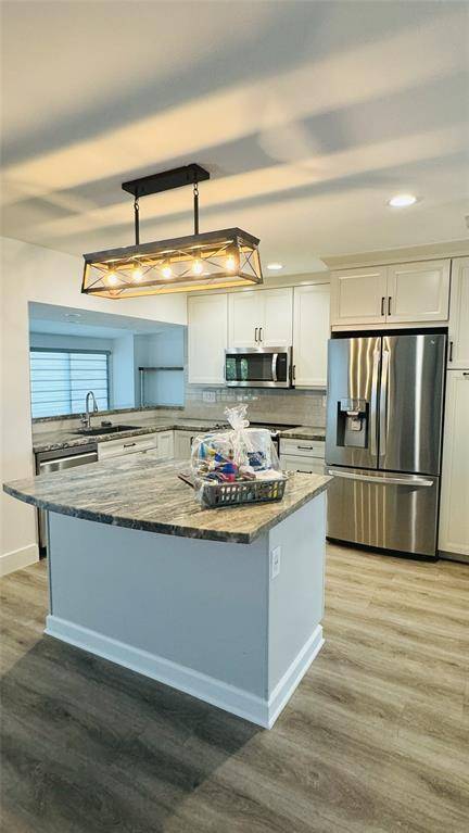 Pompano Beach, FL 33060,956 SE 10th Ct
