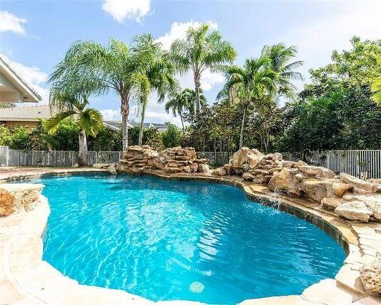 Parkland, FL 33076,10668 NW 69th St