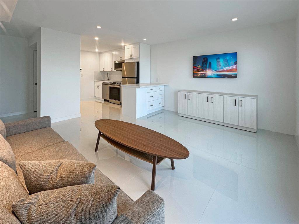 Fort Lauderdale, FL 33304,3000 E Sunrise Blvd #17H