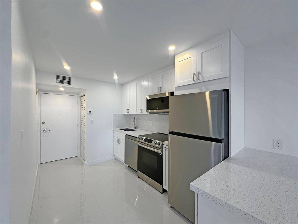Fort Lauderdale, FL 33304,3000 E Sunrise Blvd #17H