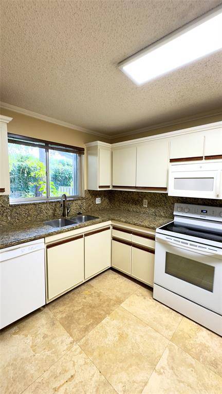 Deerfield Beach, FL 33442,2126 W Discovery Cir