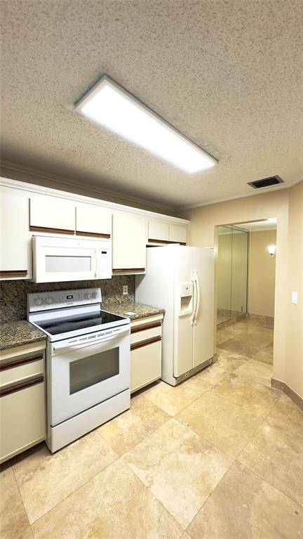 Deerfield Beach, FL 33442,2126 W Discovery Cir