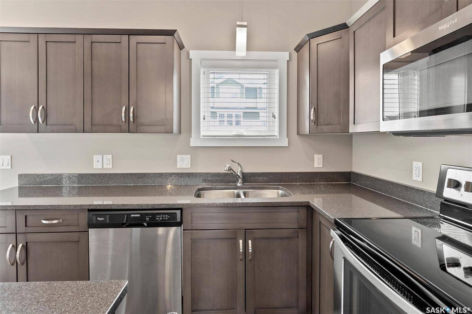 Saskatoon, SK S7T 0X5,1216 Pringle WAY