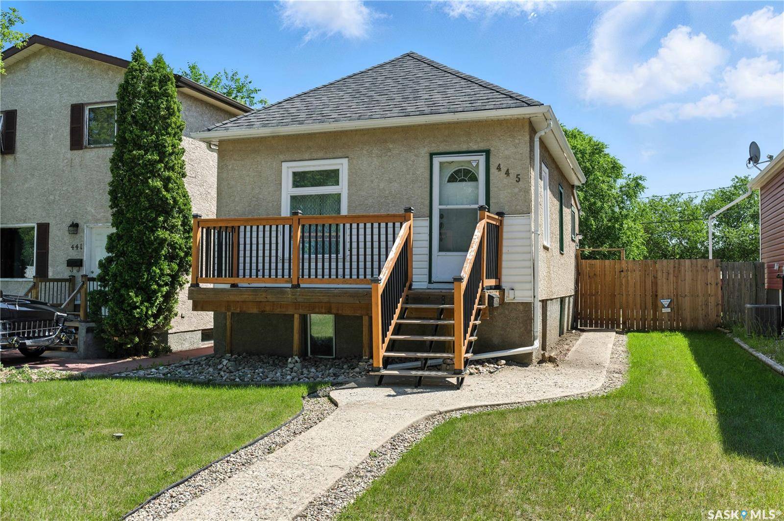 445 York STREET, Regina, SK S4R 4W7