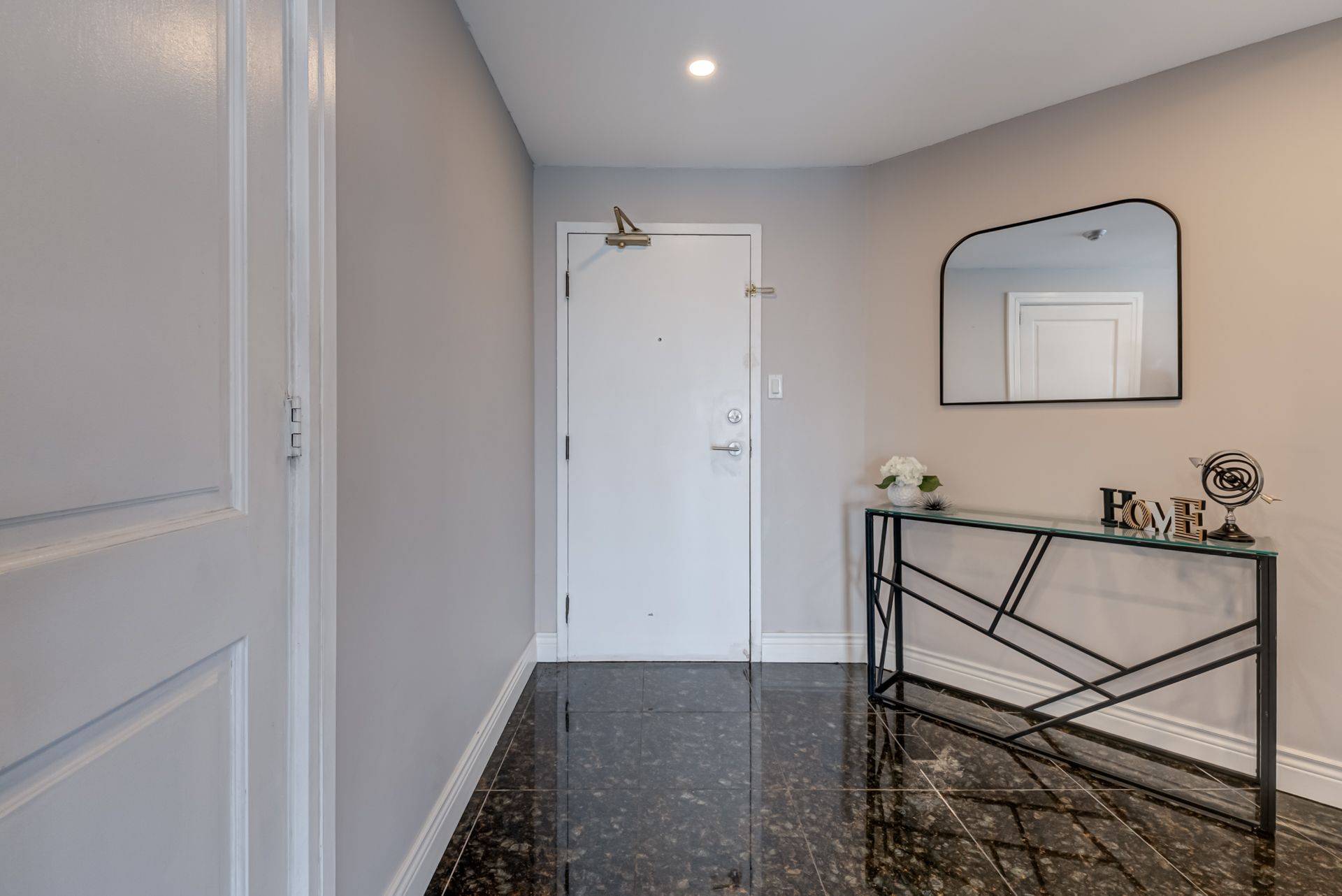Toronto W10, ON M9V 5G9,5 Rowntree RD #1617