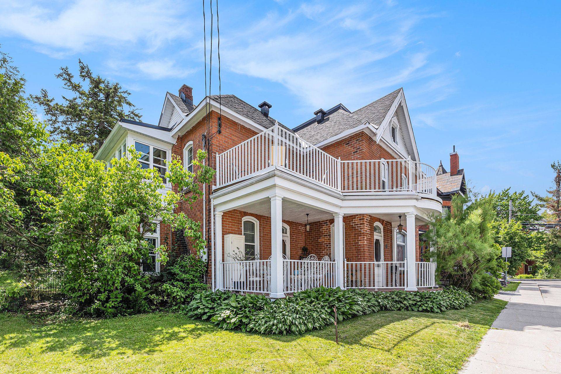Carleton Place, ON K7C 2R1,10 Rochester ST
