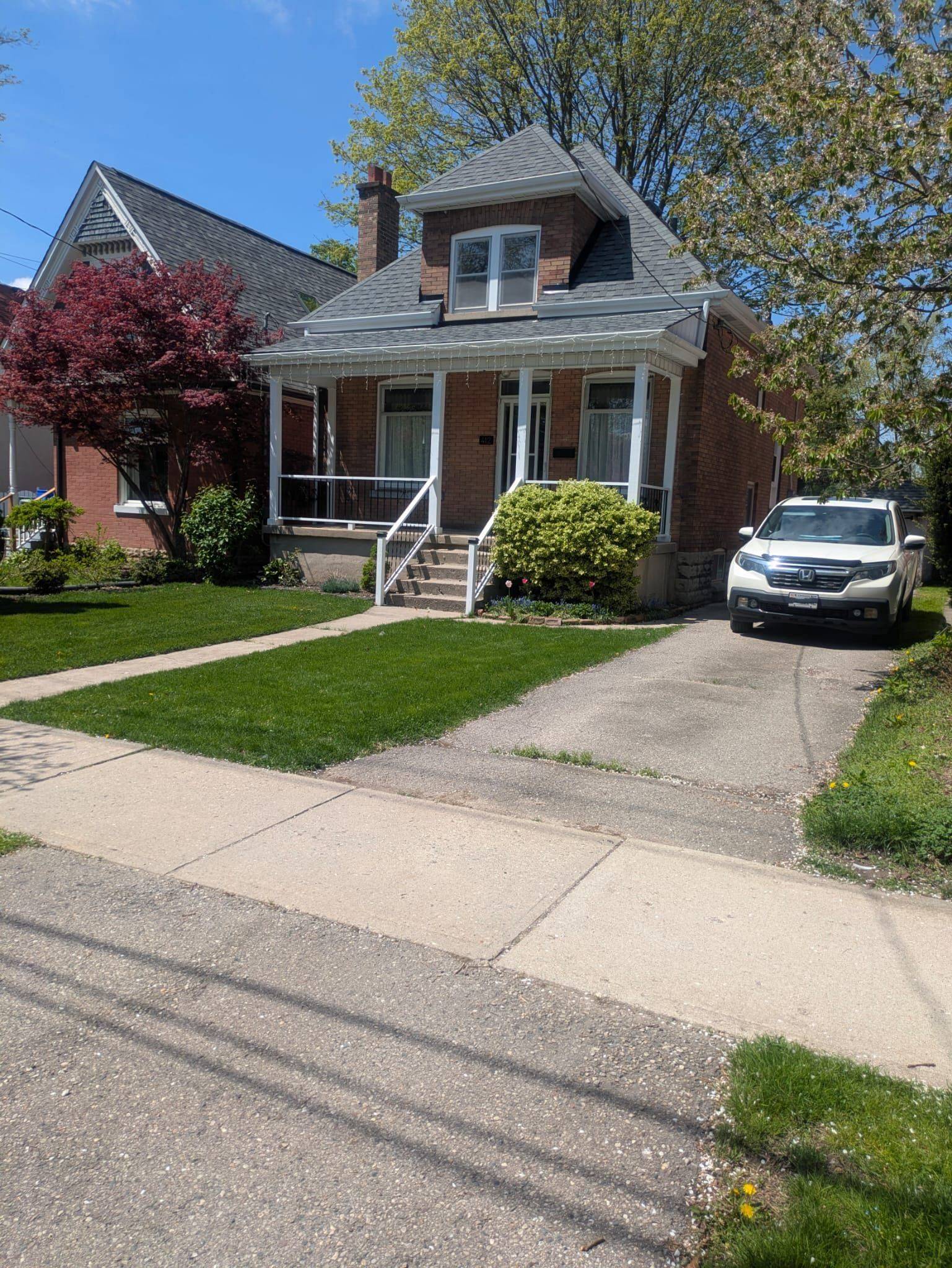London East, ON N5Y 3S4,412 Grosvenor ST