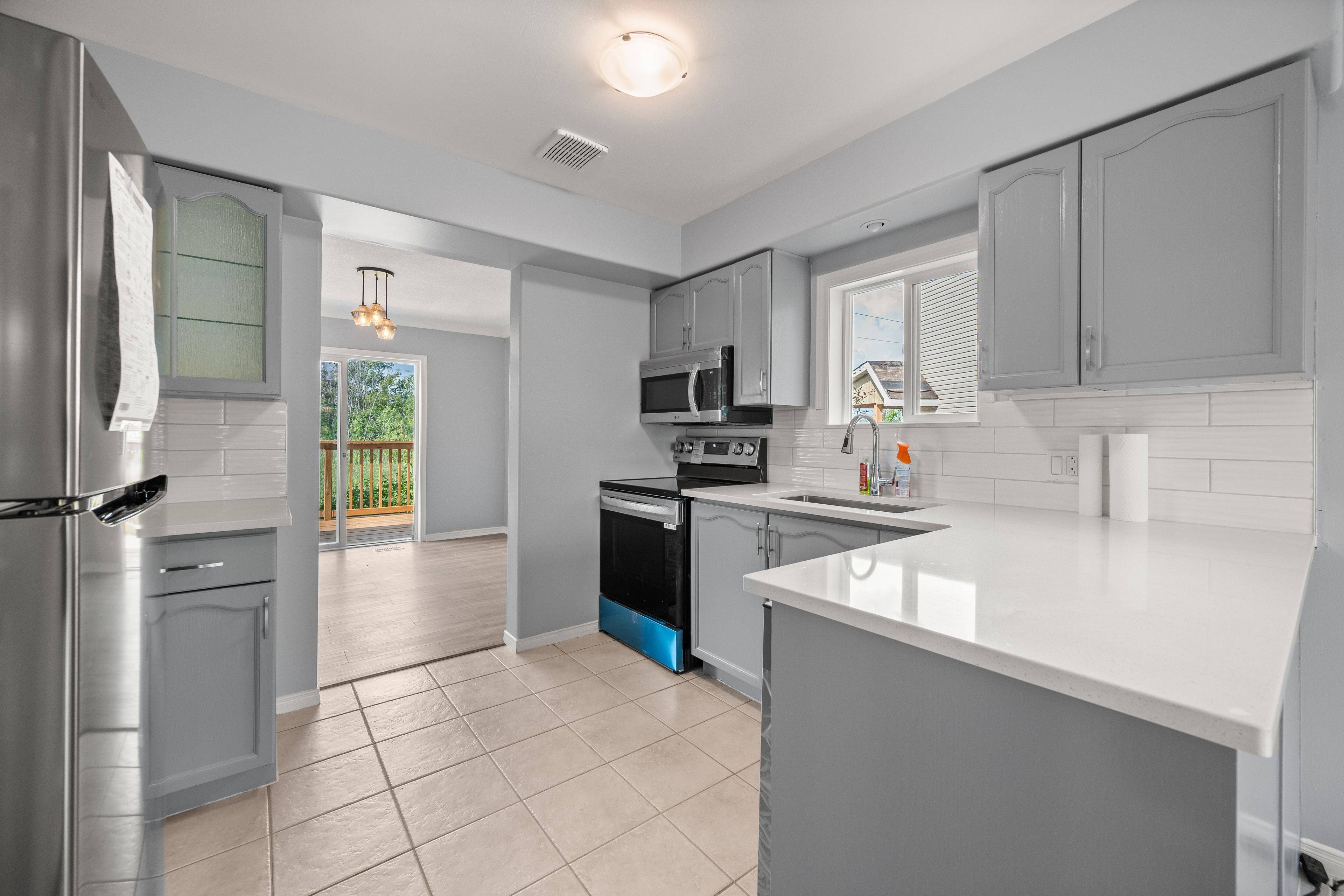Kingston, ON K7P 2W2,1318 Brackenwood CRES