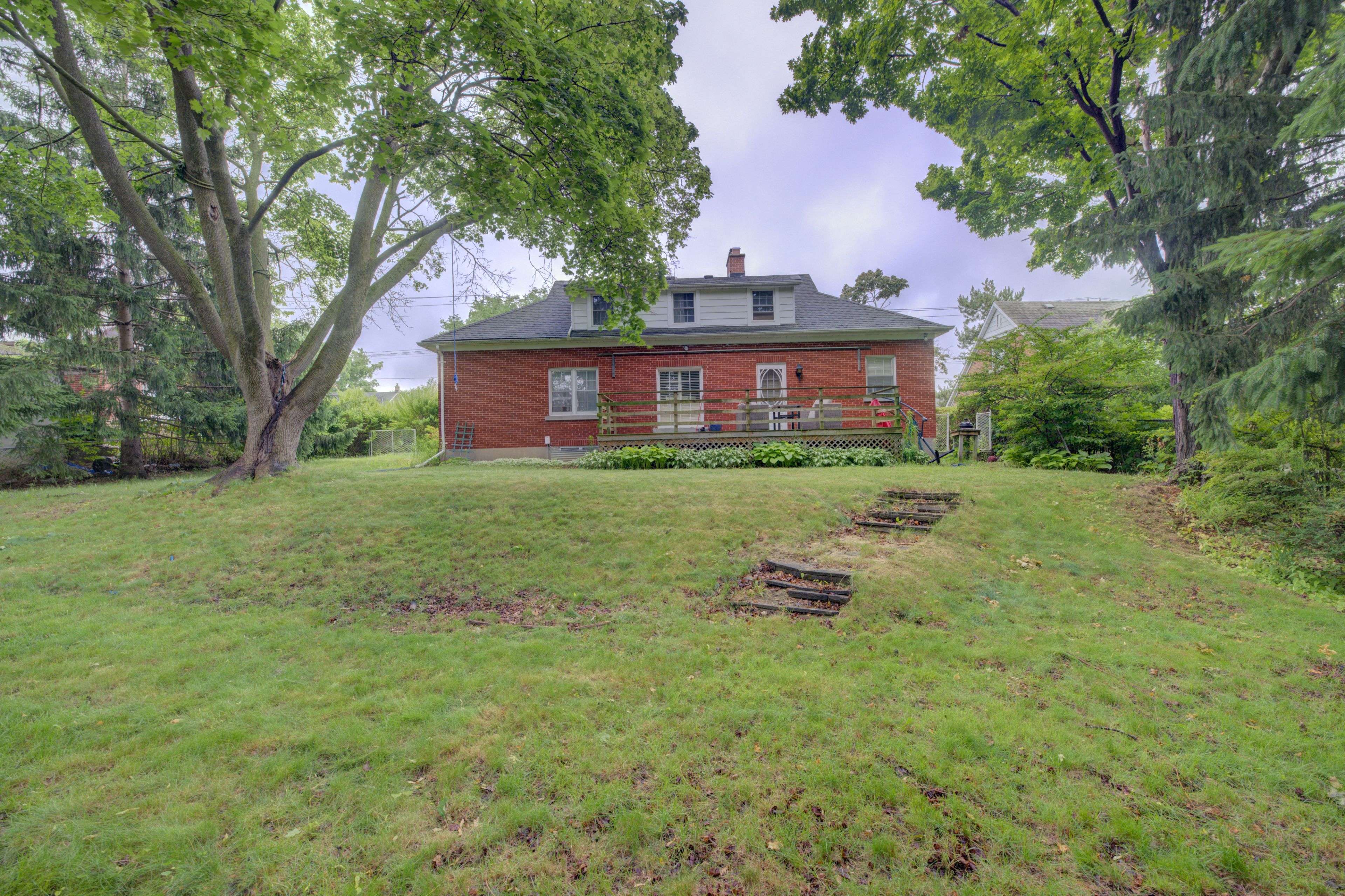 Waterloo, ON N2J 2K8,250 Bridgeport RD E