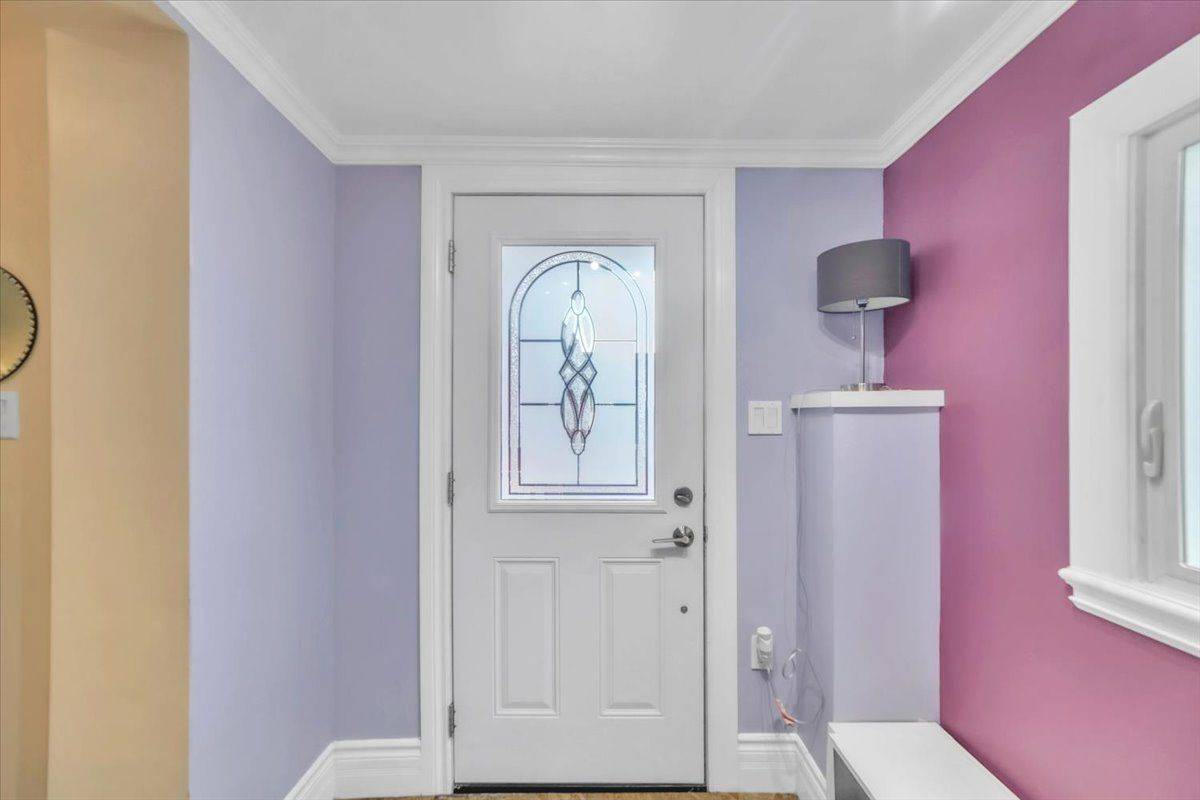 Peterborough Central, ON K9H 4K3,626 Downie ST