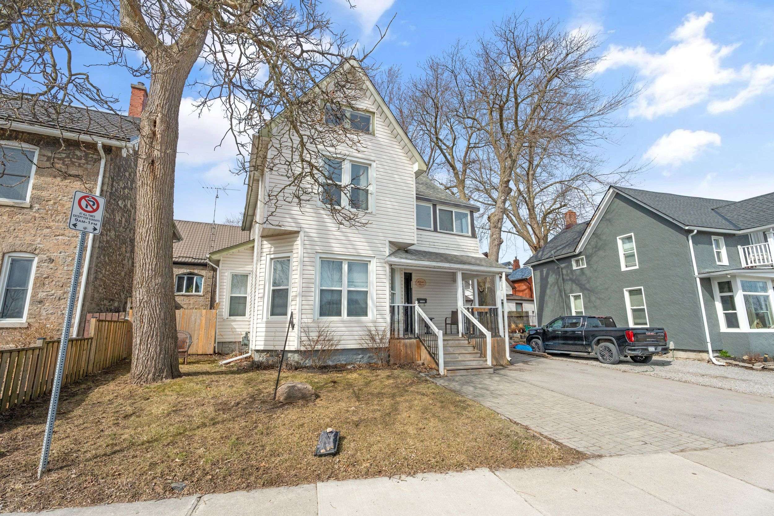 Niagara Falls, ON L2E 3G3,4755 River RD