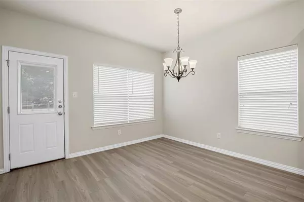 Denison, TX 75020,727 W Morton