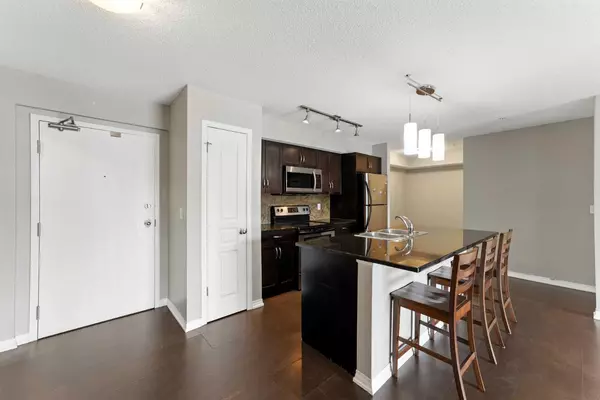 Calgary, AB T2Z 0T8,250 New Brighton Villas Southeast #206