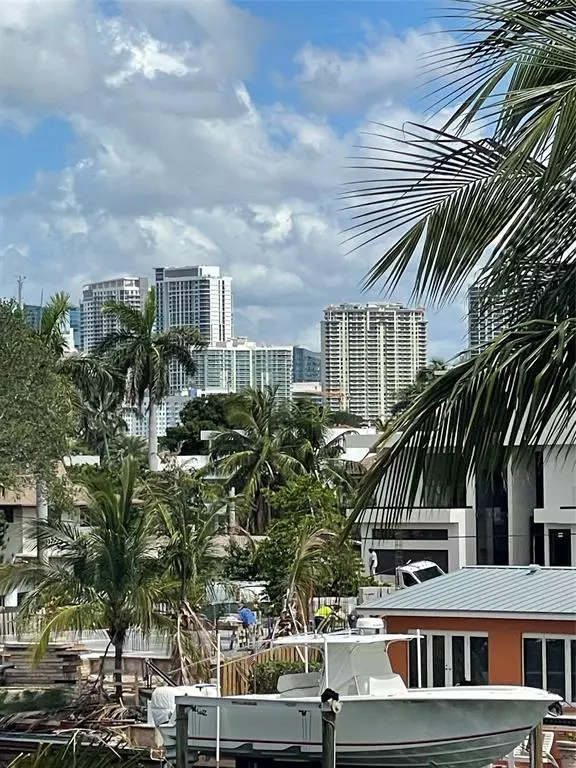 Fort Lauderdale, FL 33316,1731 SE 15th St #302